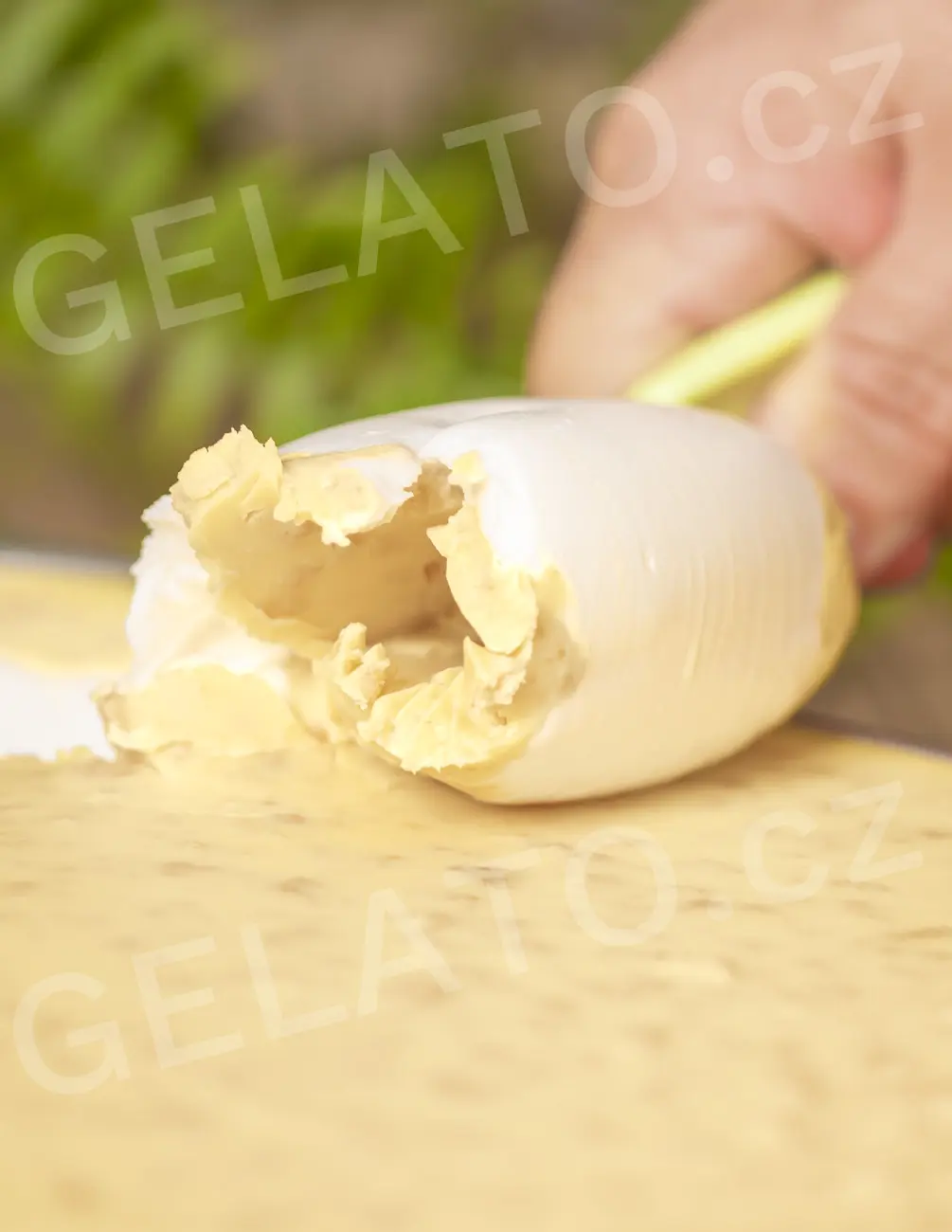 5 kg - Nutgel Mandle - poleva krémová s kousky sušenek, Stella