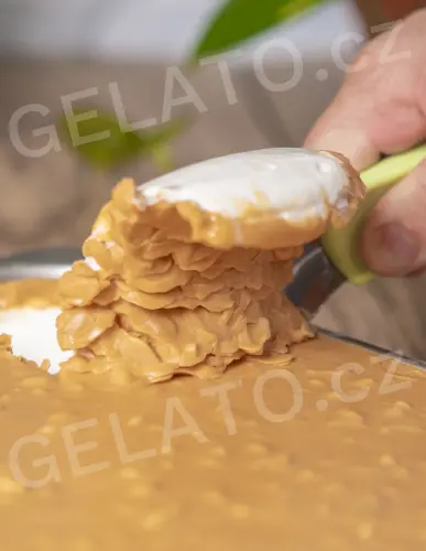 5 kg - Nutgel Karamel Snack - poleva krémová s kousky arašídů, Stella