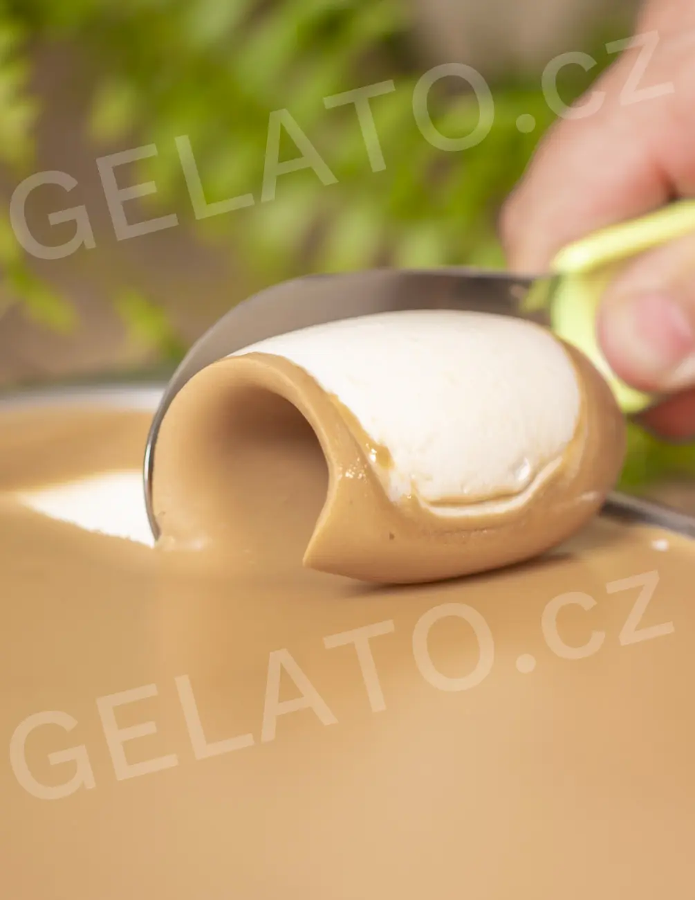 5,5 kg - Nutgel Karamel Fleur De Sel - poleva krémová s krystalky mořské soli, Stella