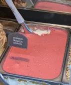 Zmrzlina Mascarpone s jahodovou čokoládou - ploché zdobení