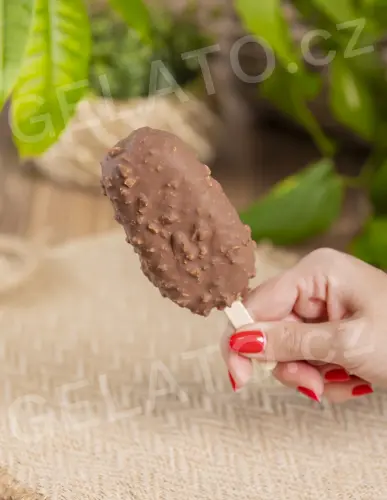 2,5 kg - Stracciatella s lískovými oříšky a oplatkou - poleva s kousky nanuková, Stella